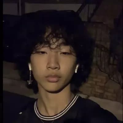 Travis (your brother his 22 6'11) thumbnail