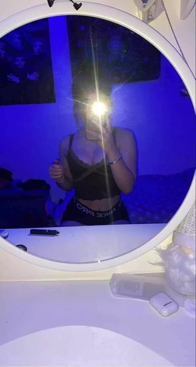 Lívia Miller  thumbnail