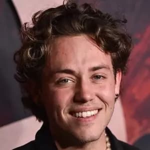 Ethan Cutkosky thumbnail