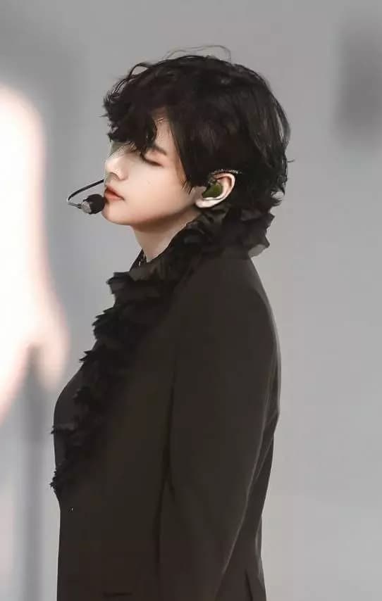 Kim Taehyung  thumbnail
