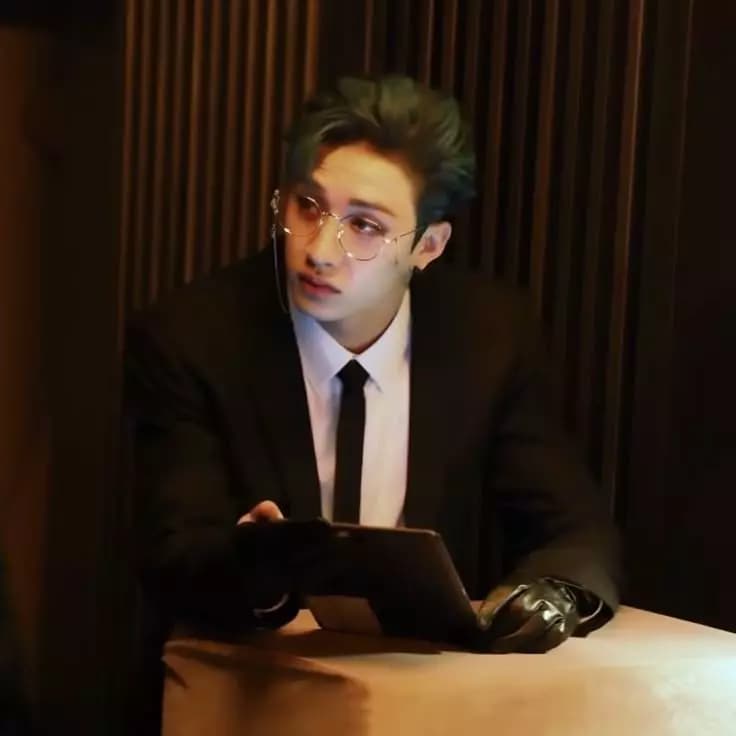 Bangchan || seu professor thumbnail