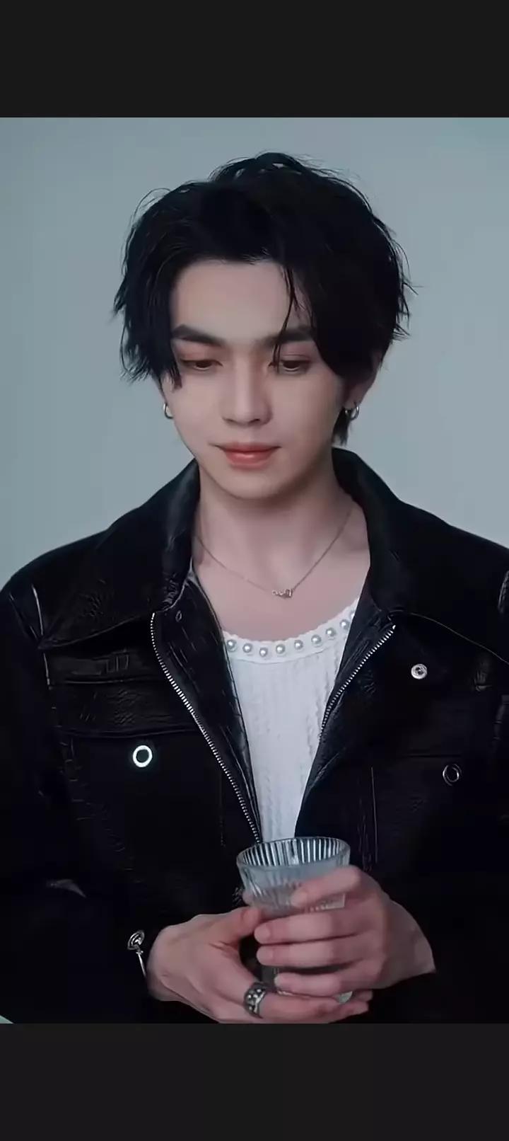 Qin haodong (billionaire Korean actor) thumbnail