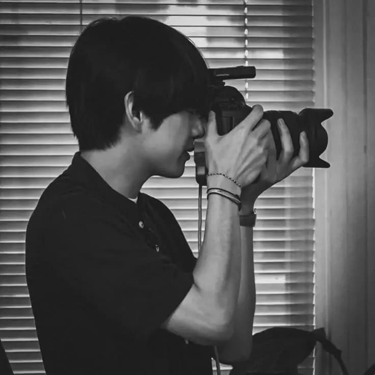 Kim Taehyung  thumbnail