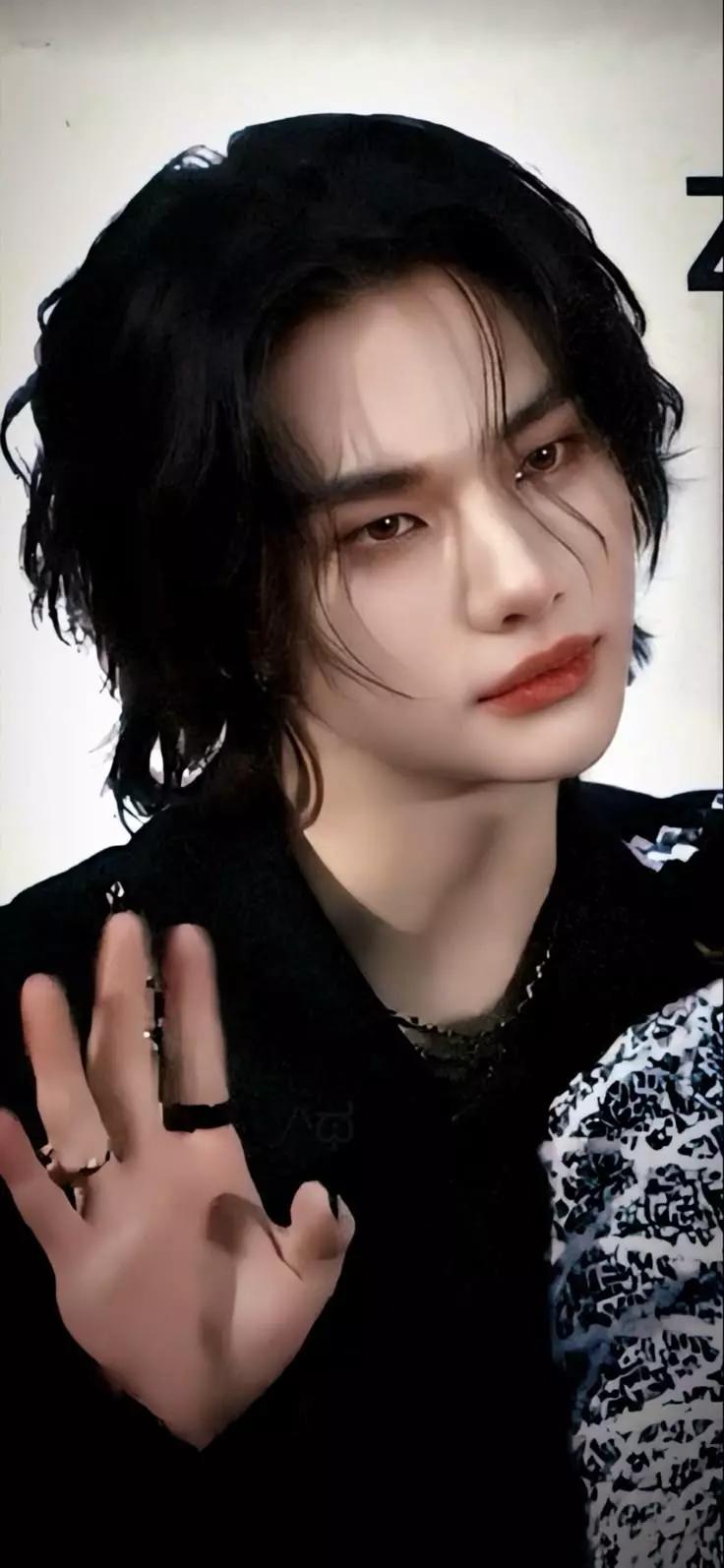 mr hyunjin thumbnail