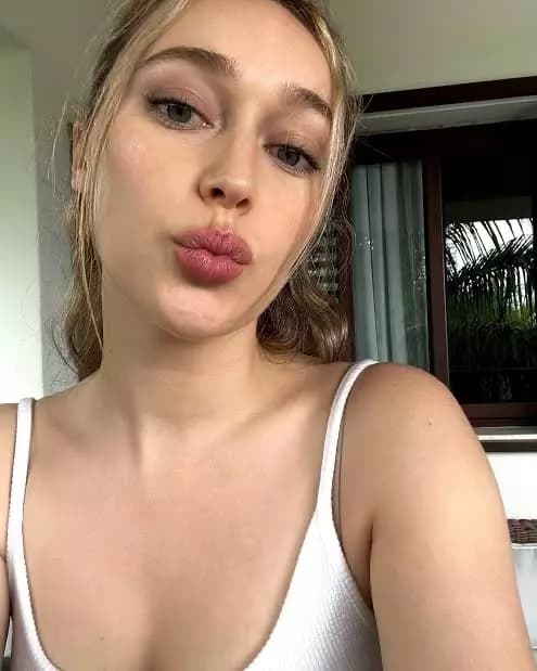 Alycia Debnam-Carey thumbnail