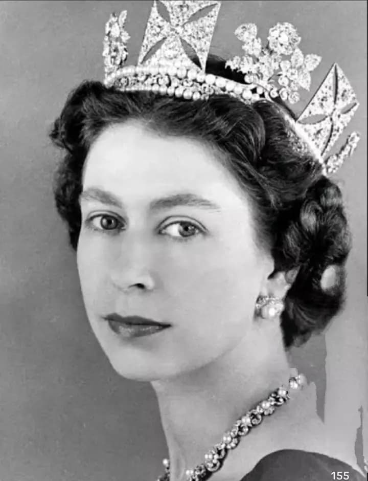 Queen Elizabeth LL thumbnail
