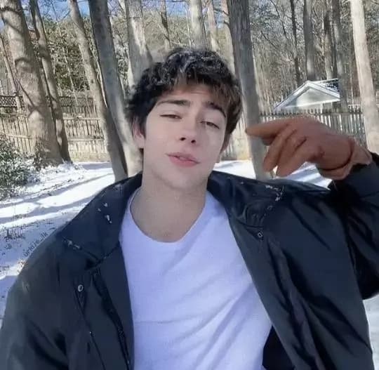 Lukas Urkijo  thumbnail