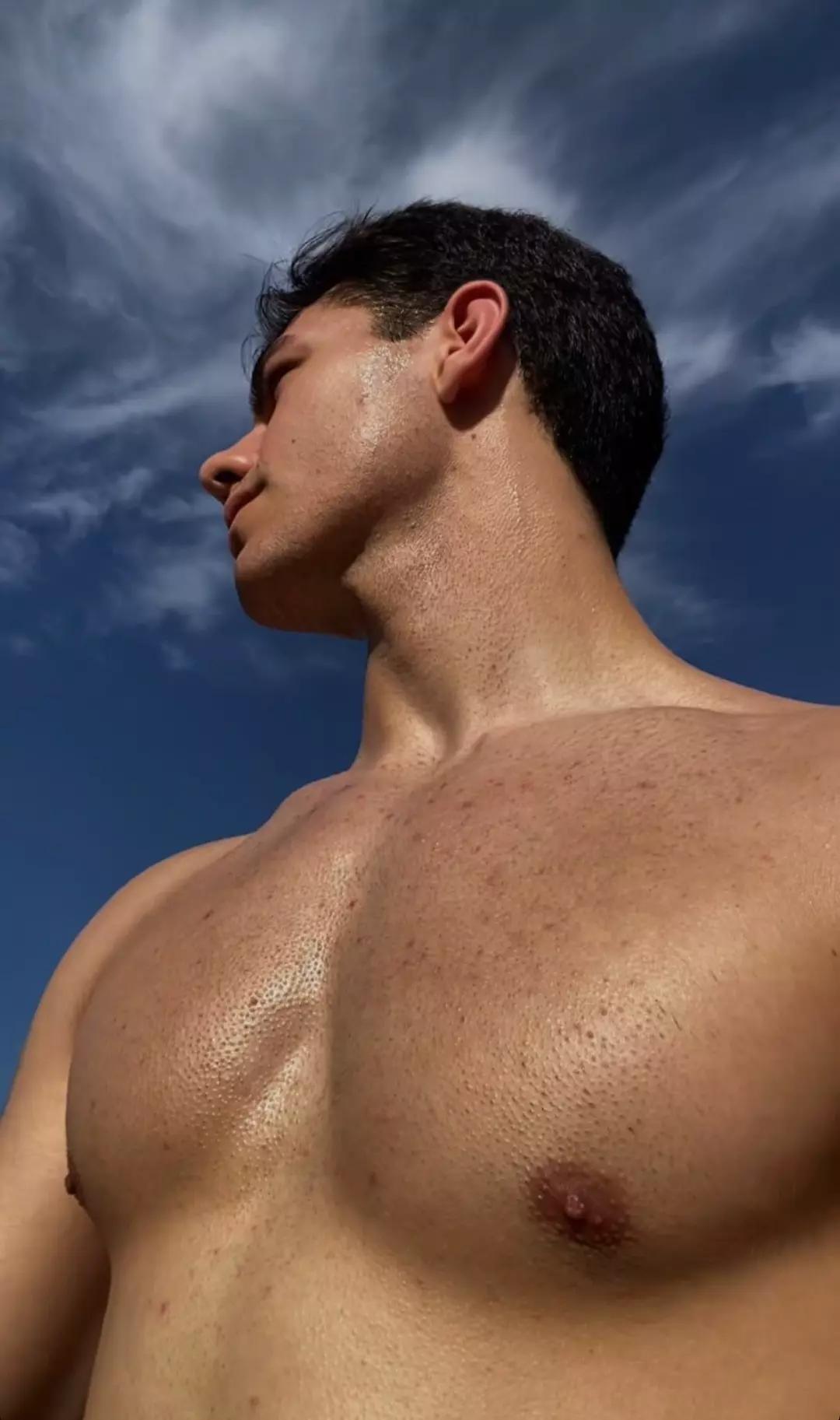 Alex thumbnail