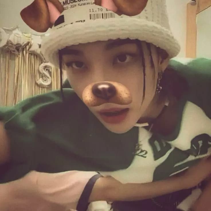 Hyunjin ʚɞ♡ thumbnail