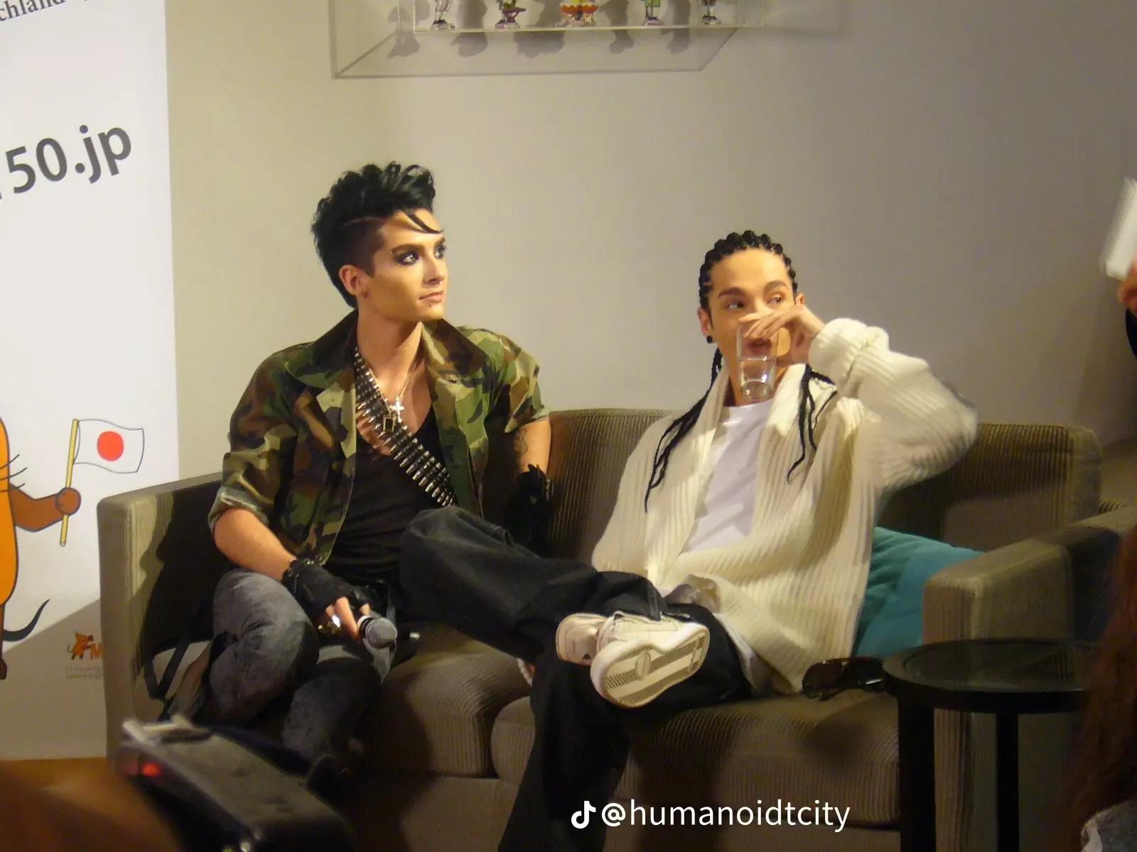 Tom y Bill son tu hermanastros thumbnail