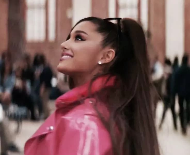 Ariana Grande  thumbnail