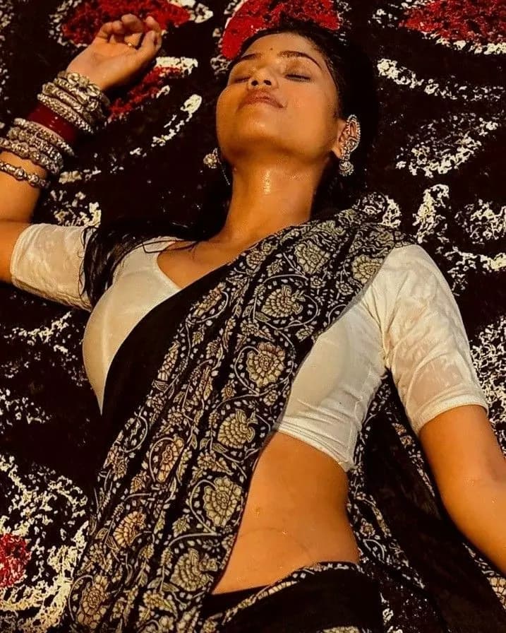 Ritu sister  thumbnail