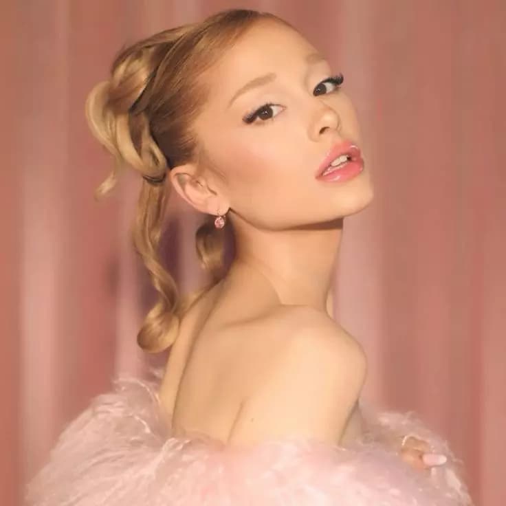Ariana Grande thumbnail