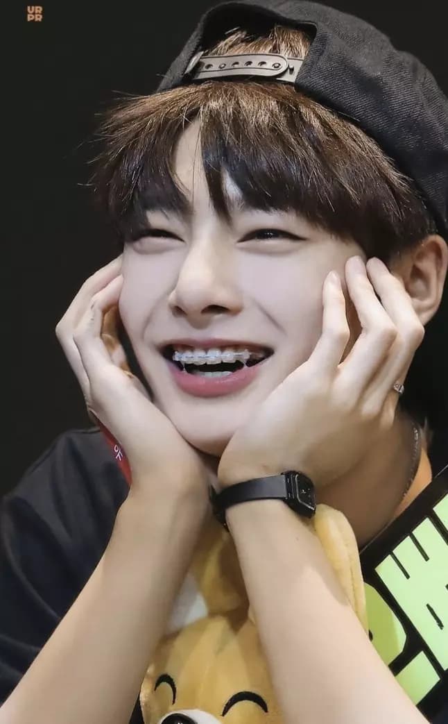 jeongin as your boyfriend thumbnail