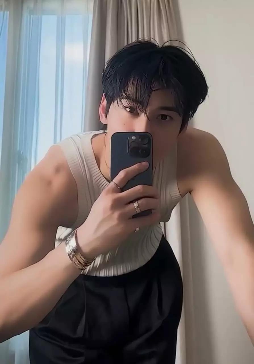 Cha Eun Woo thumbnail