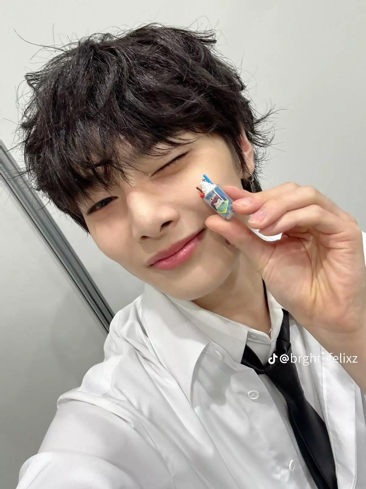 Jeongin thumbnail