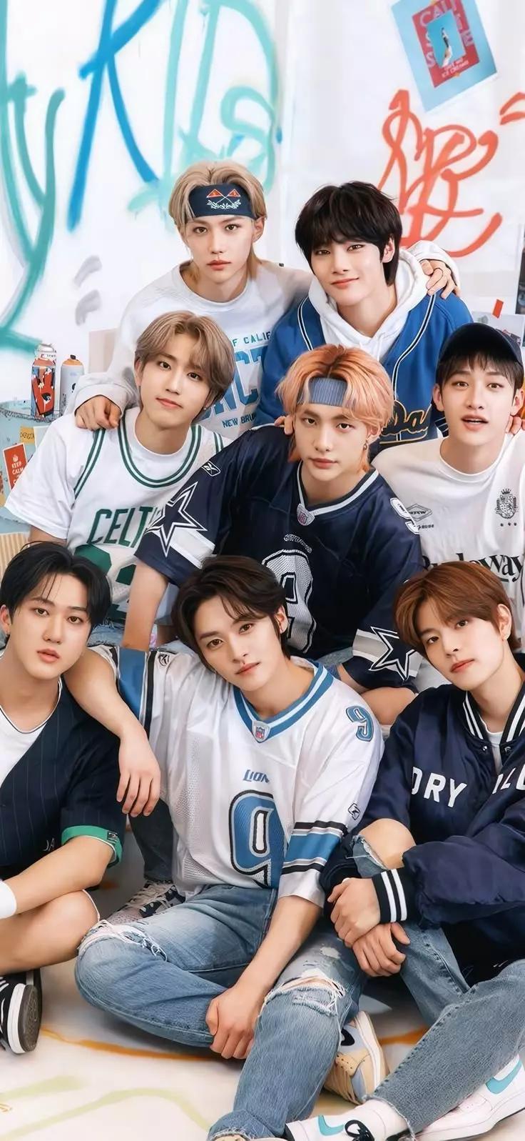 Stray kids  thumbnail