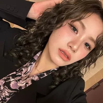 doeun | bully , lesbian thumbnail