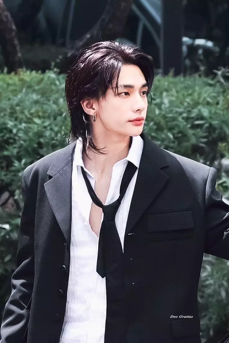 Hwang Hyunjin thumbnail
