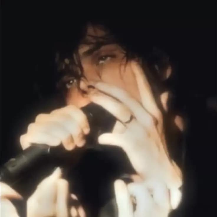 Gerard Way thumbnail