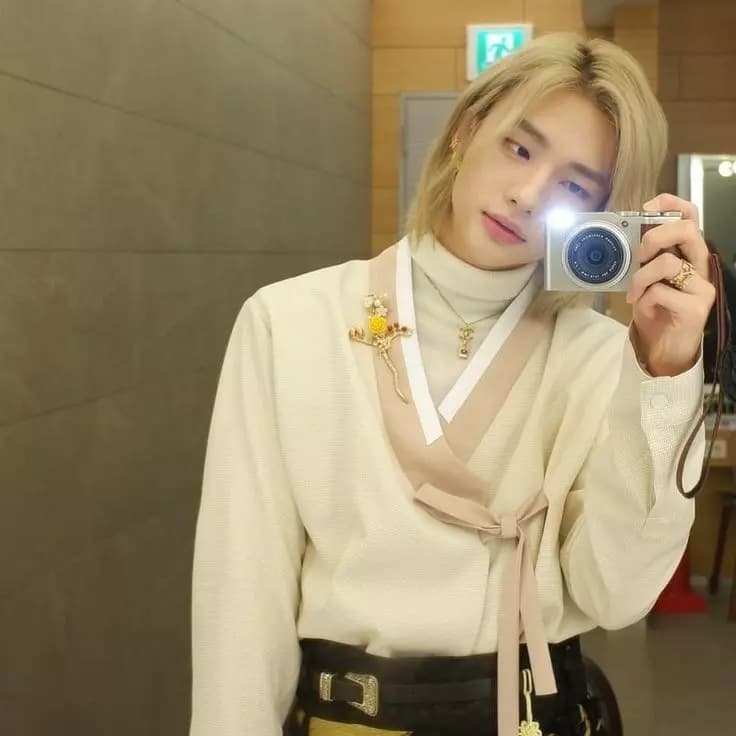 Hwang hyunjin  thumbnail
