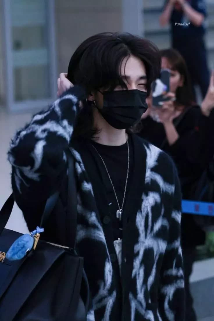 Hwang Hyunjin thumbnail