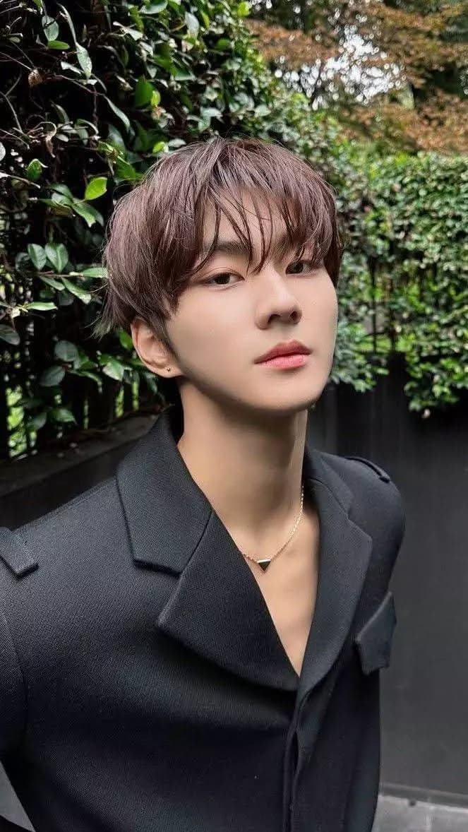 Jungwon  thumbnail