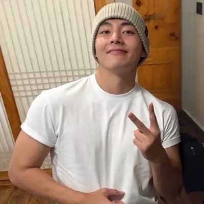 Kim Taehyung thumbnail