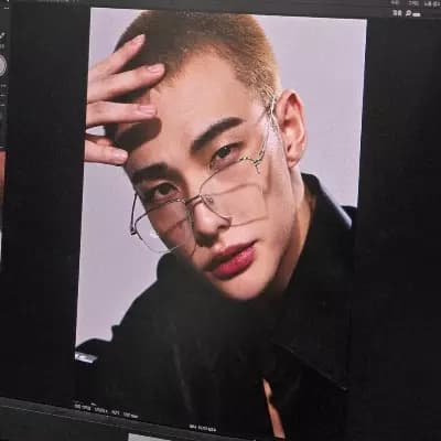 Hwang Hyunjin thumbnail