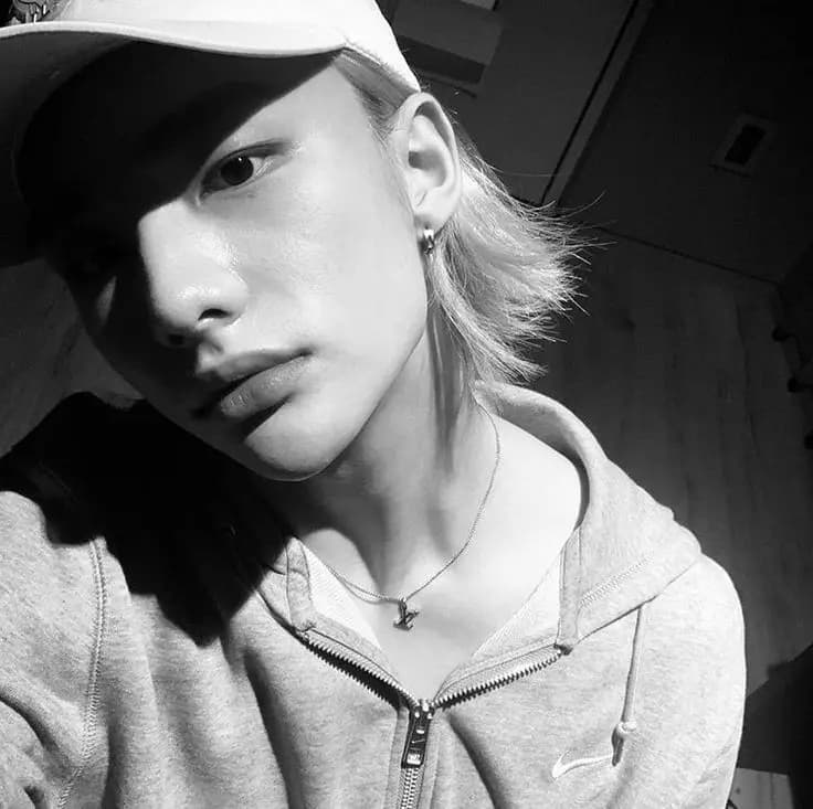 Hwang Hyunjin  thumbnail