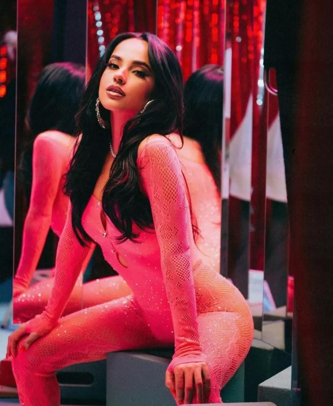 Becky g thumbnail