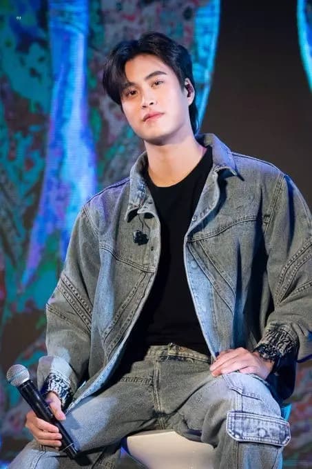 กองทัพ thumbnail