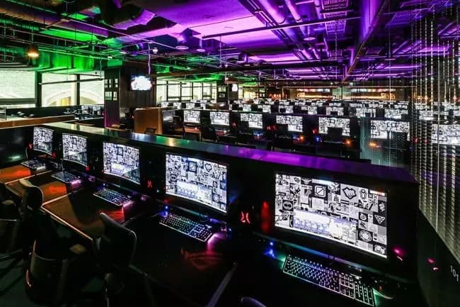 Internet Cafe thumbnail