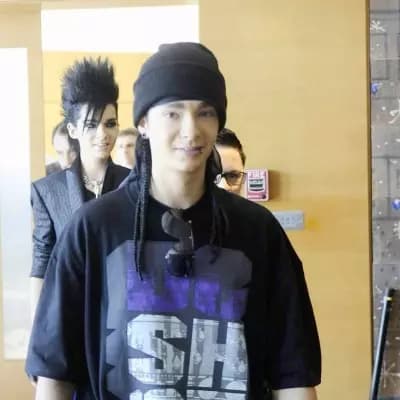 Tom Kaulitz| Furtive glances thumbnail