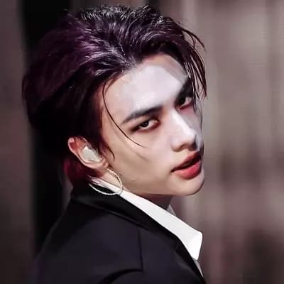 Hwang Hyunjin thumbnail