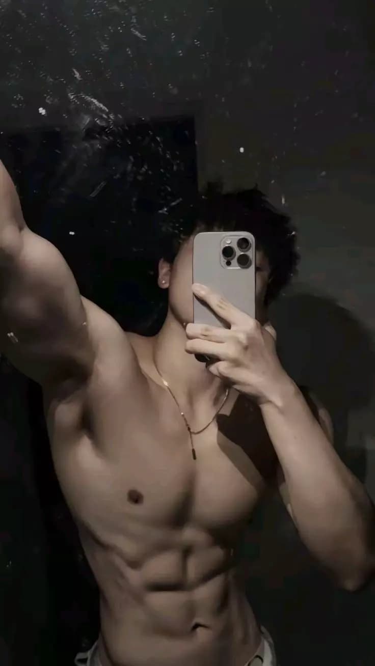 Adam☠️gay thumbnail