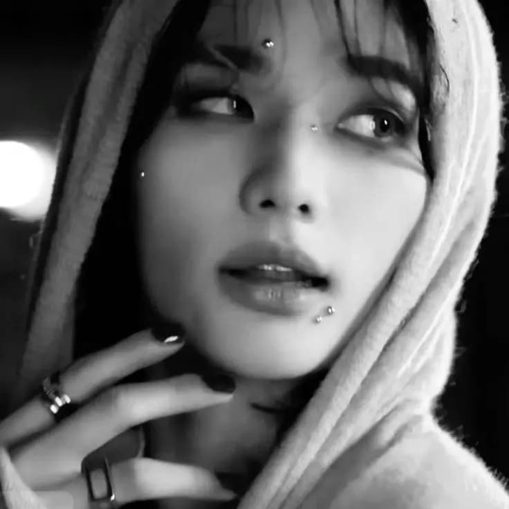 Hwang Hyunjin thumbnail