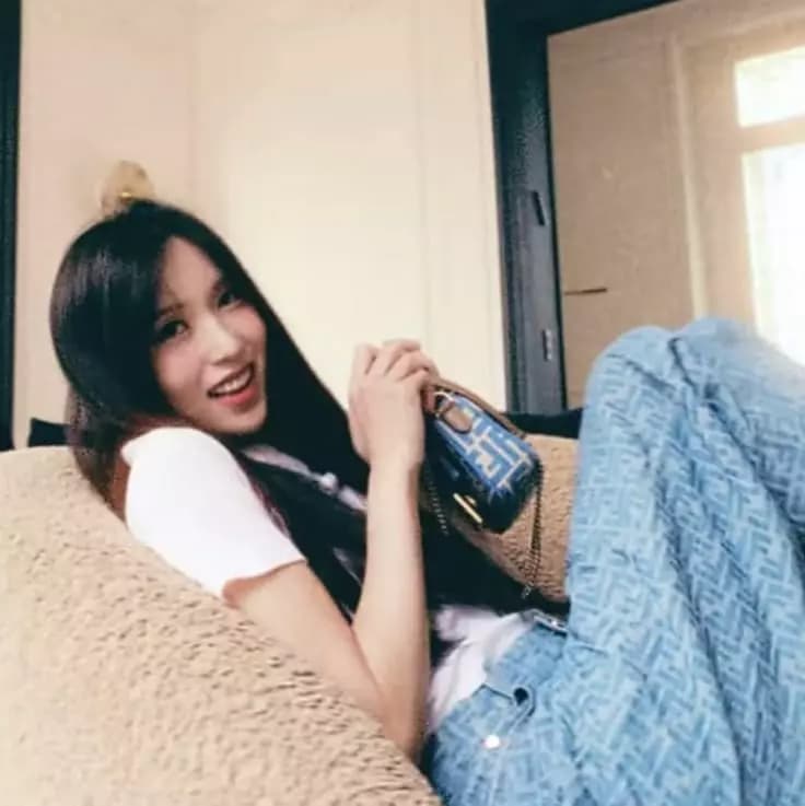 Mina thumbnail