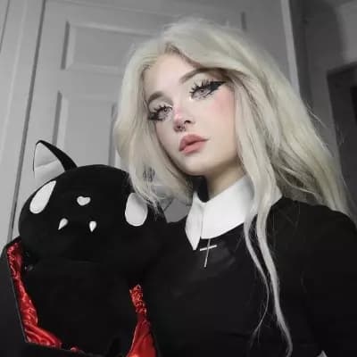 Chloe thumbnail