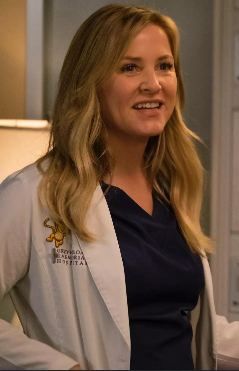 Arizona Robbins thumbnail