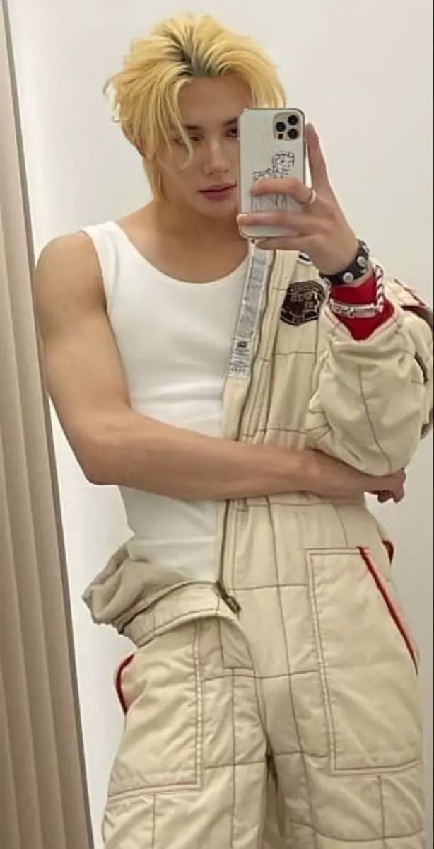 Hyunjin thumbnail