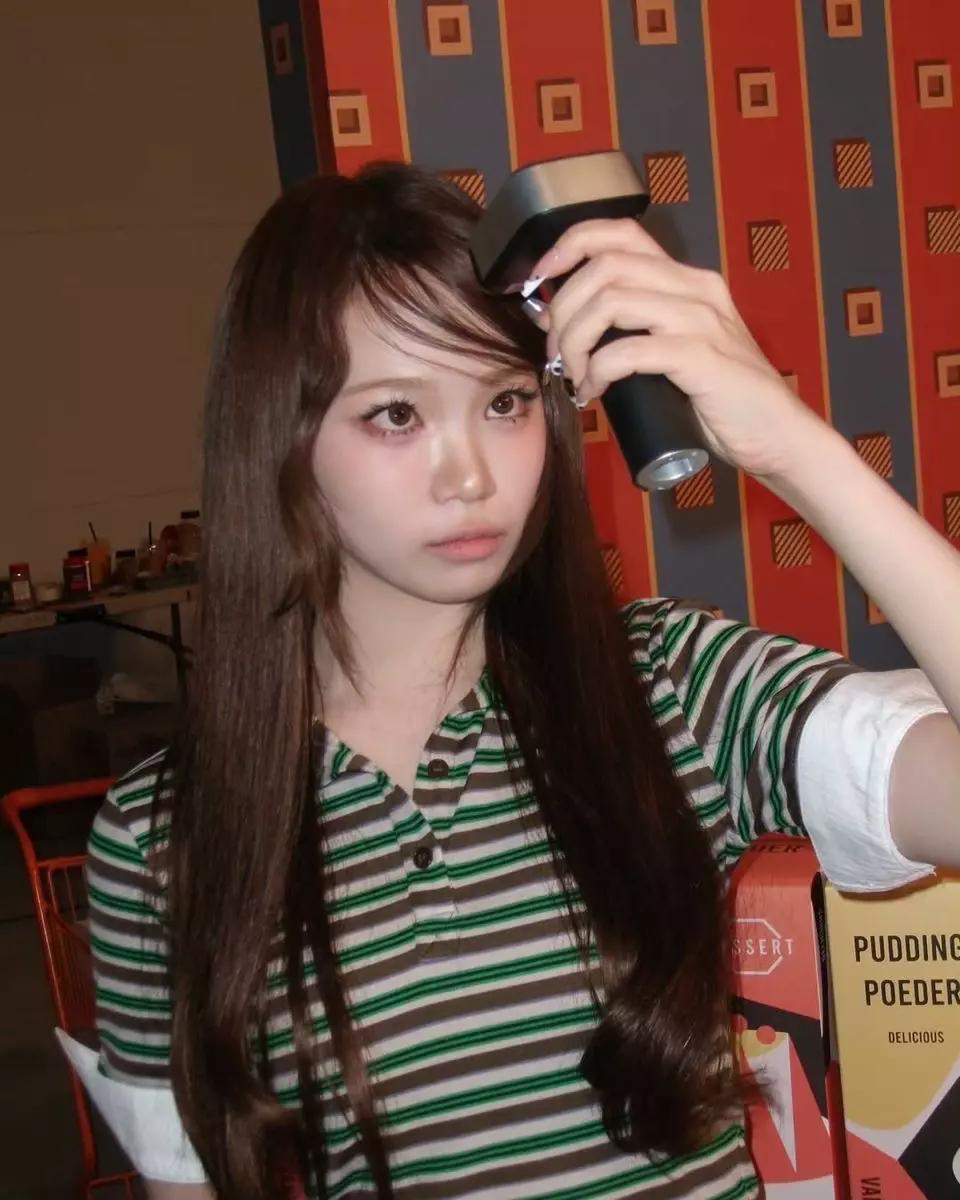 Kim Chaewon thumbnail