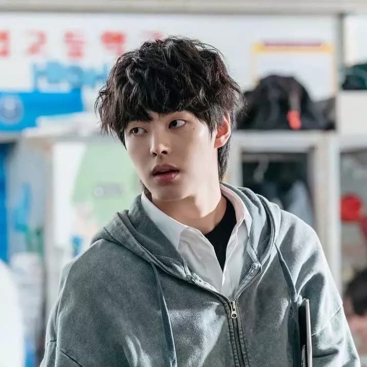 Lee hyun-woo thumbnail