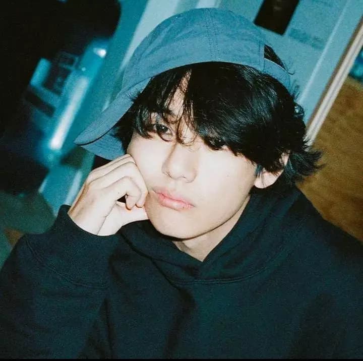 Kim Taehyung thumbnail