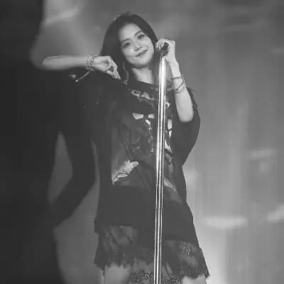 Jisoo Kim thumbnail