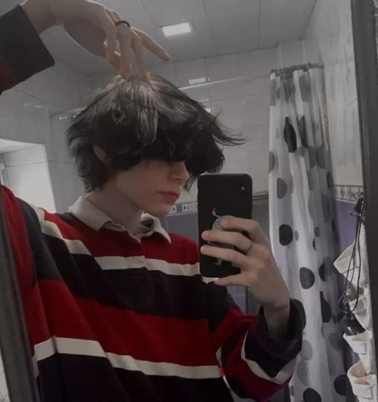 Eduard 🥀 thumbnail