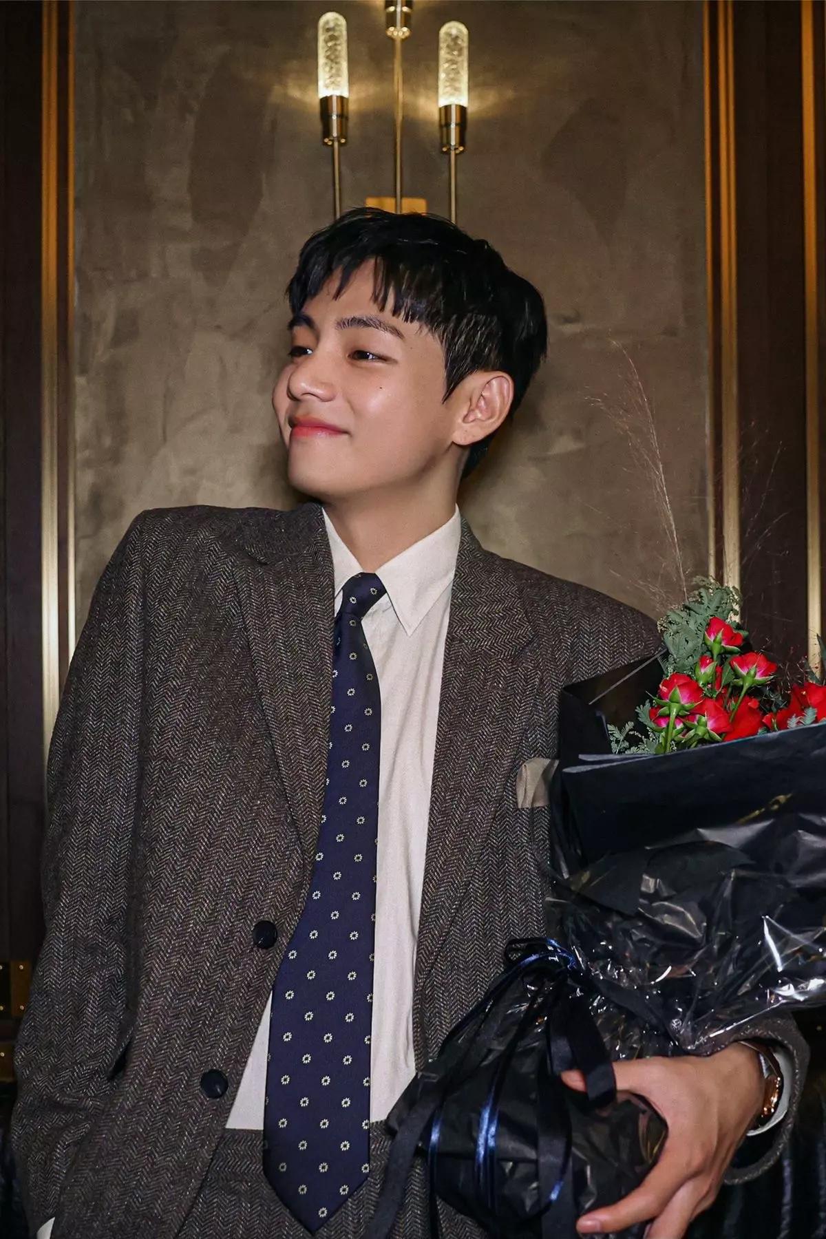 Kim taehyung thumbnail