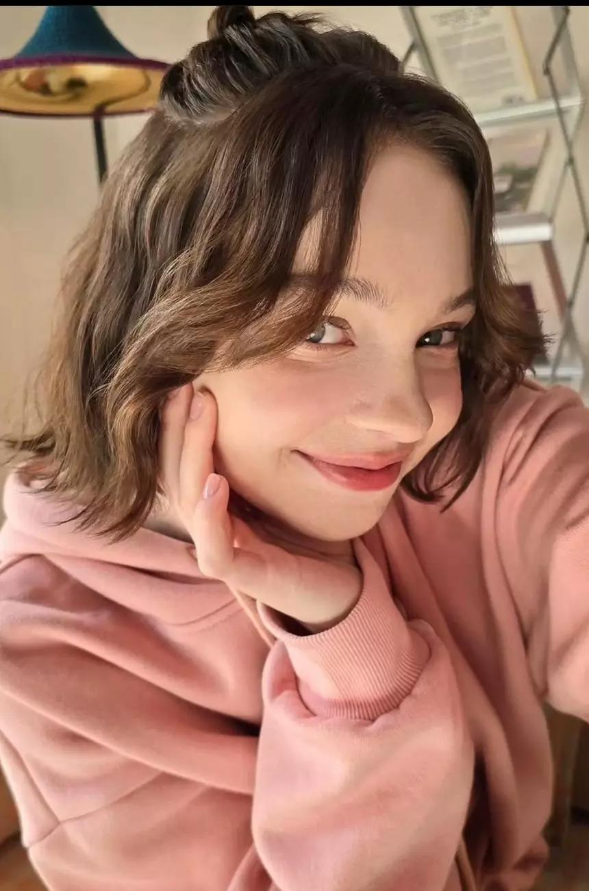 Emma Myers thumbnail