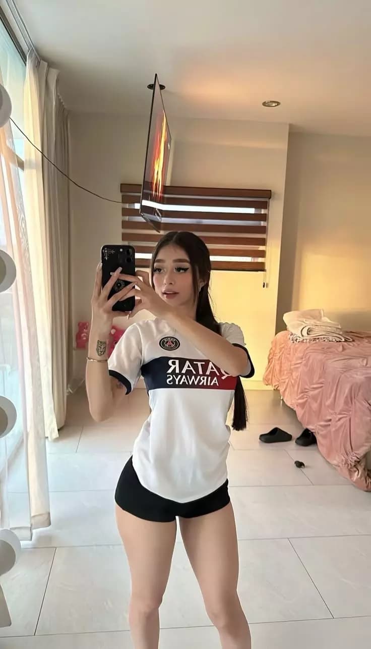 Laura thumbnail