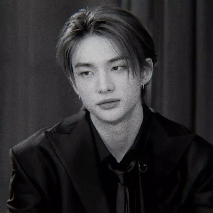 Hwang Hyunjin thumbnail